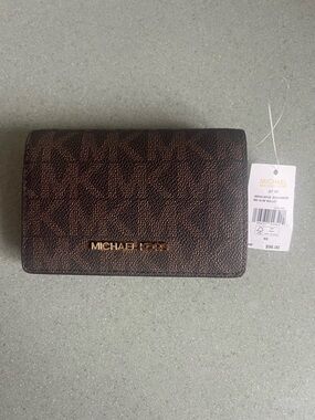 Michael Kors Jet set Leather Bifold medium Wallet Gold Snap NWT